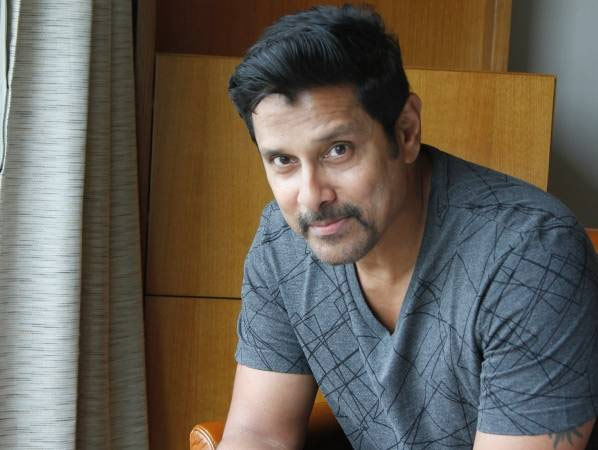 hero vikram,kollywood,tollywood,director shankar,i movie,director goutham menon  ఆ రెండు చిత్రాలపైనే దృష్టిపెట్టిన చియాన్‌..!